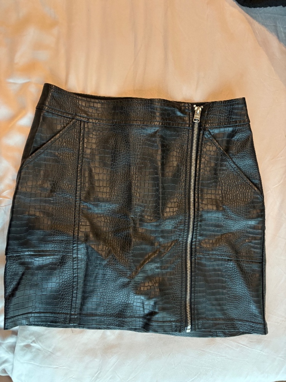 Alligator print faux leather Mini skirt